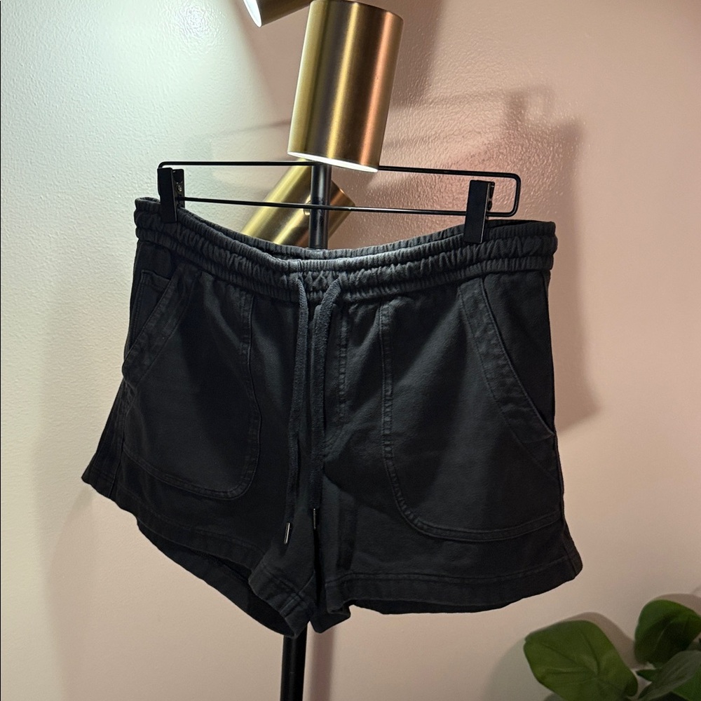 Trending athletic Athleta farallon‎ cotton activewear Black Women's Shorts 12